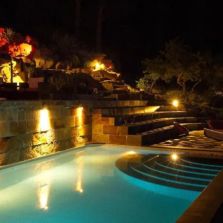 Pool La Placita
